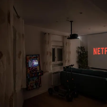 Nuevo, Cerca Centro, Netflix Y Parking 奥维耶多
